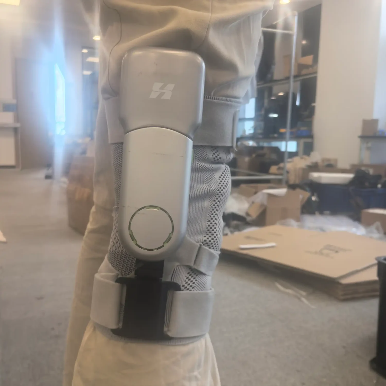 xtand capricorn ai powered knee exoskeleton