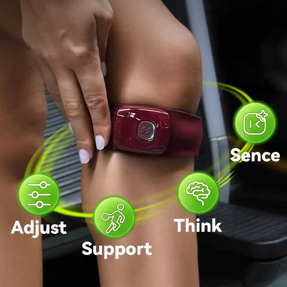 Person wearing an Xtand knee strap with a four-step movement-support graphic